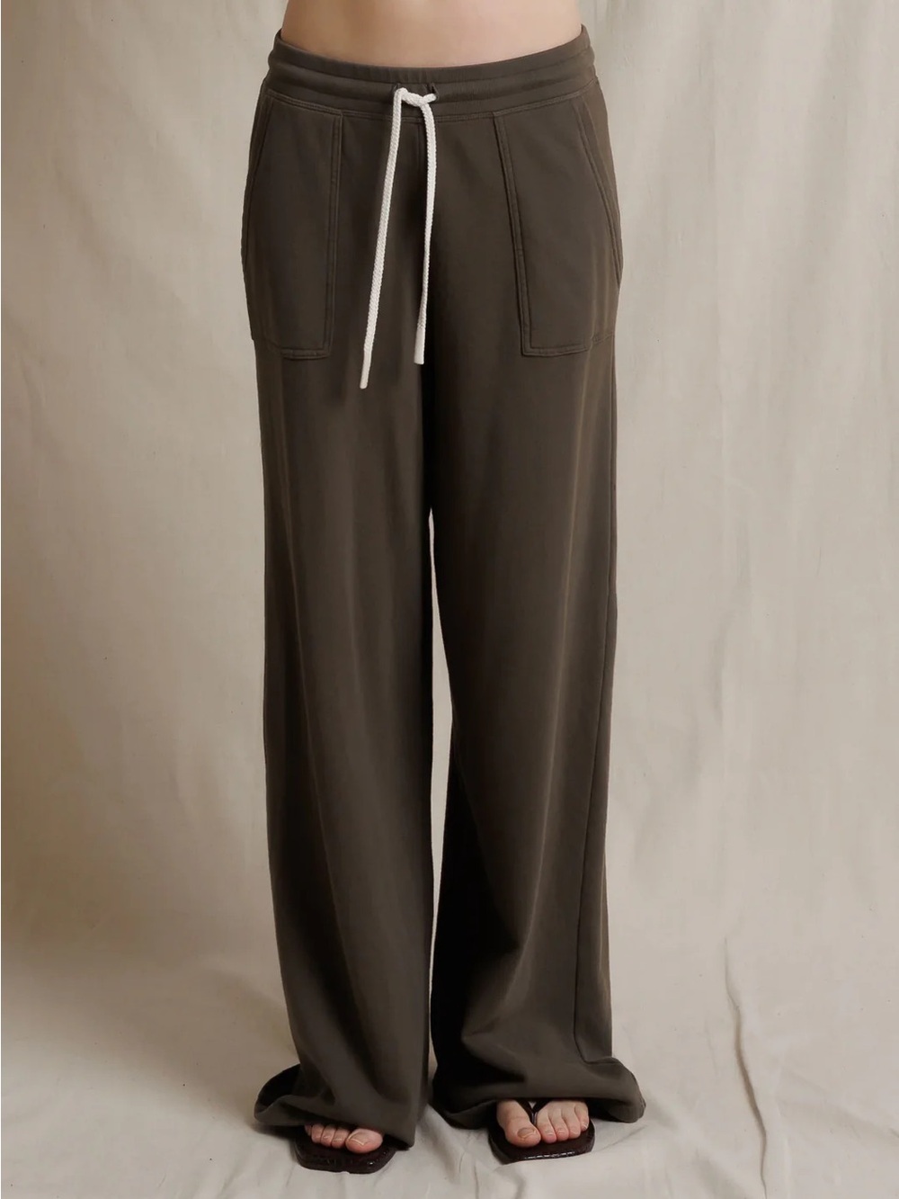 NWT perfect white tee Noa Wide Leg Drawstring Lounge Pants in Dark Olive S